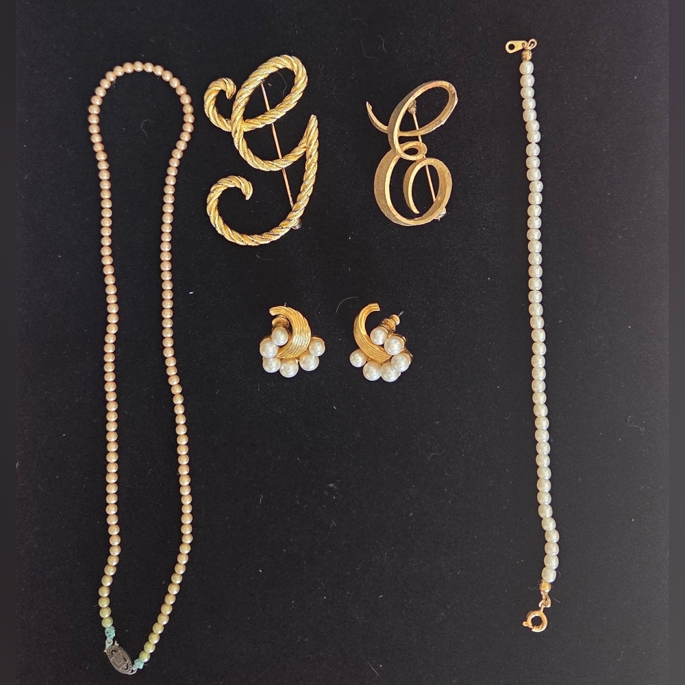 Misc Vintage Gold and Pearl Jewelry Lot